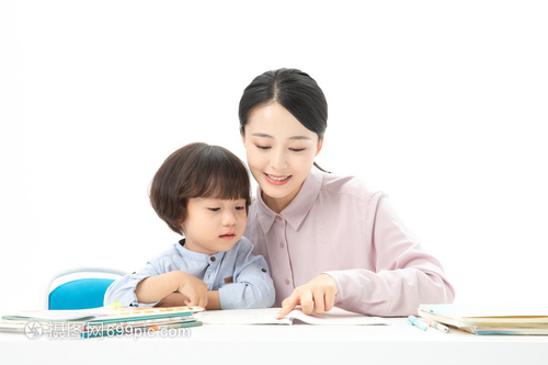 学前教育中教师指导的艺术 以爱为引，以趣为径